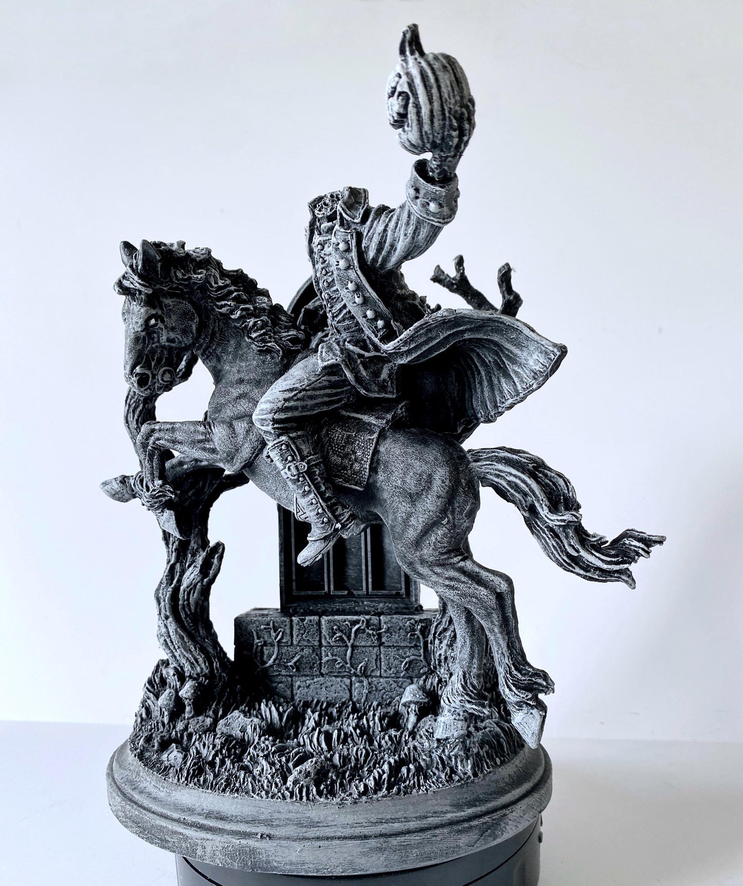Headless Horseman Riding Statue, Hand Painted Resin Sculpture | Gothic Legend of Sleepy Hollow Figurine | Dark Folklore Art for Spooky Decor