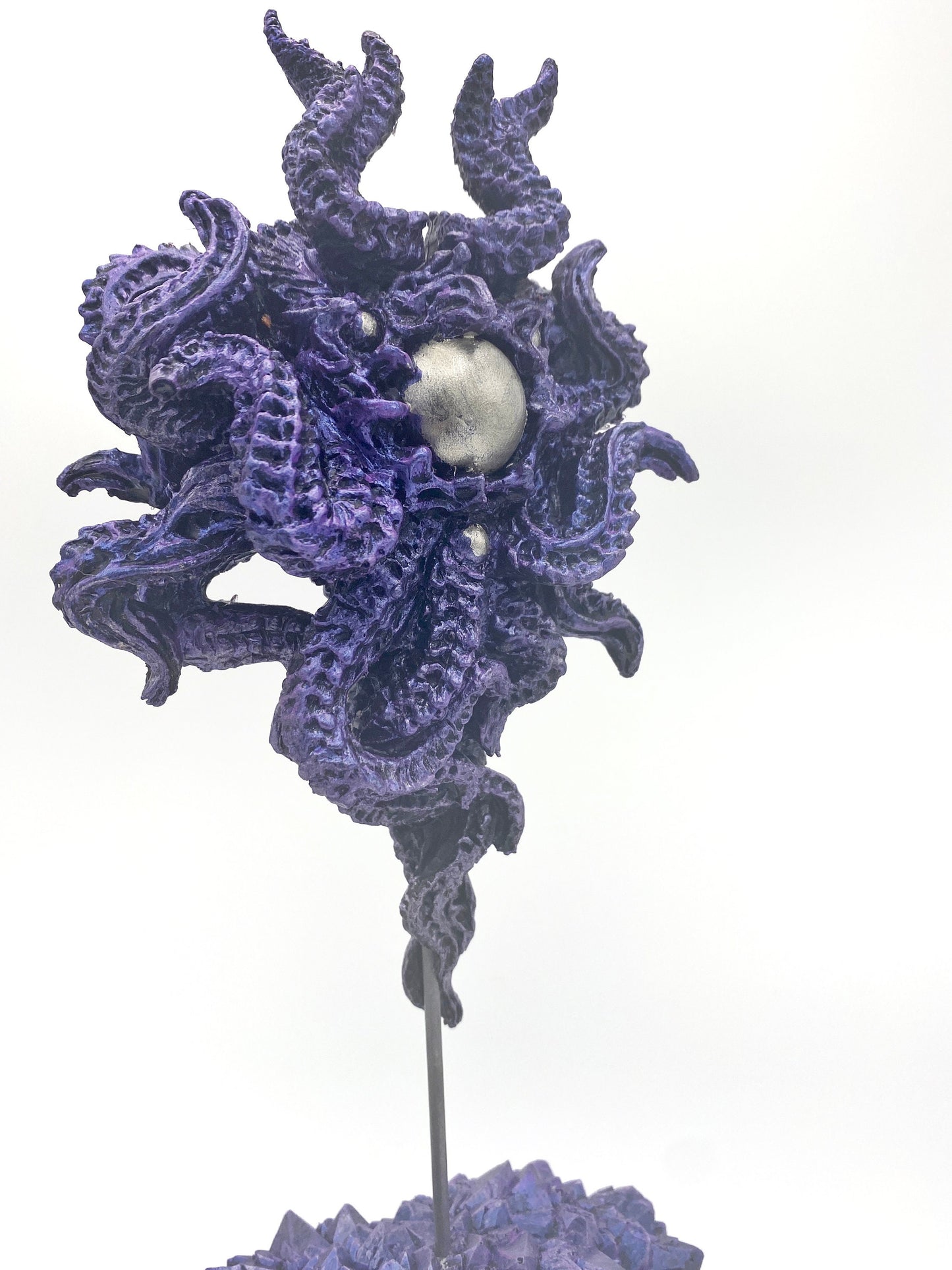 H.P.Lovecraft's Azathoth Statue, Color Shift Purple, Resin Sculpture| Cthulhu Mythos Monster Figurine | Lovecraftian Horror and Gamer Decor