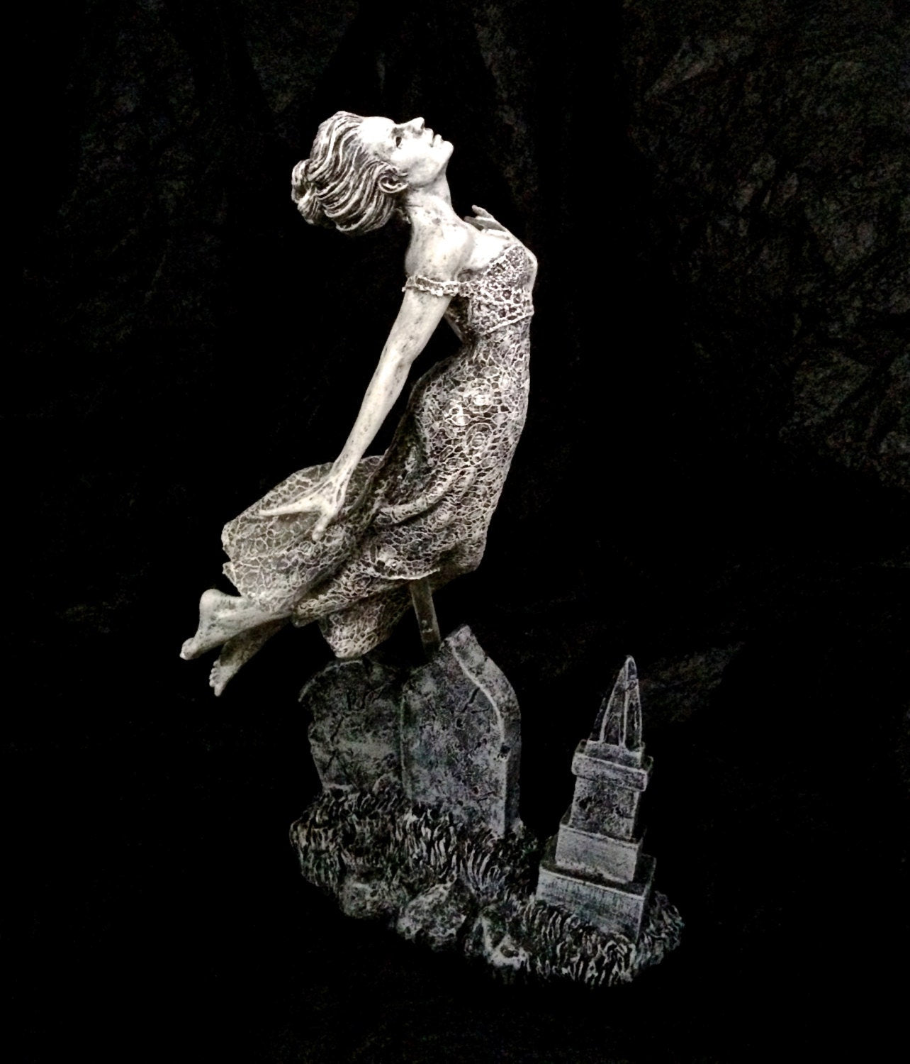 Victorian Ghost Statue, Hand Painted Resin Sculpture, Glow in the Dark | Gothic Horror Haunting Art| Dark Folklore Art for Spooky Home Decor