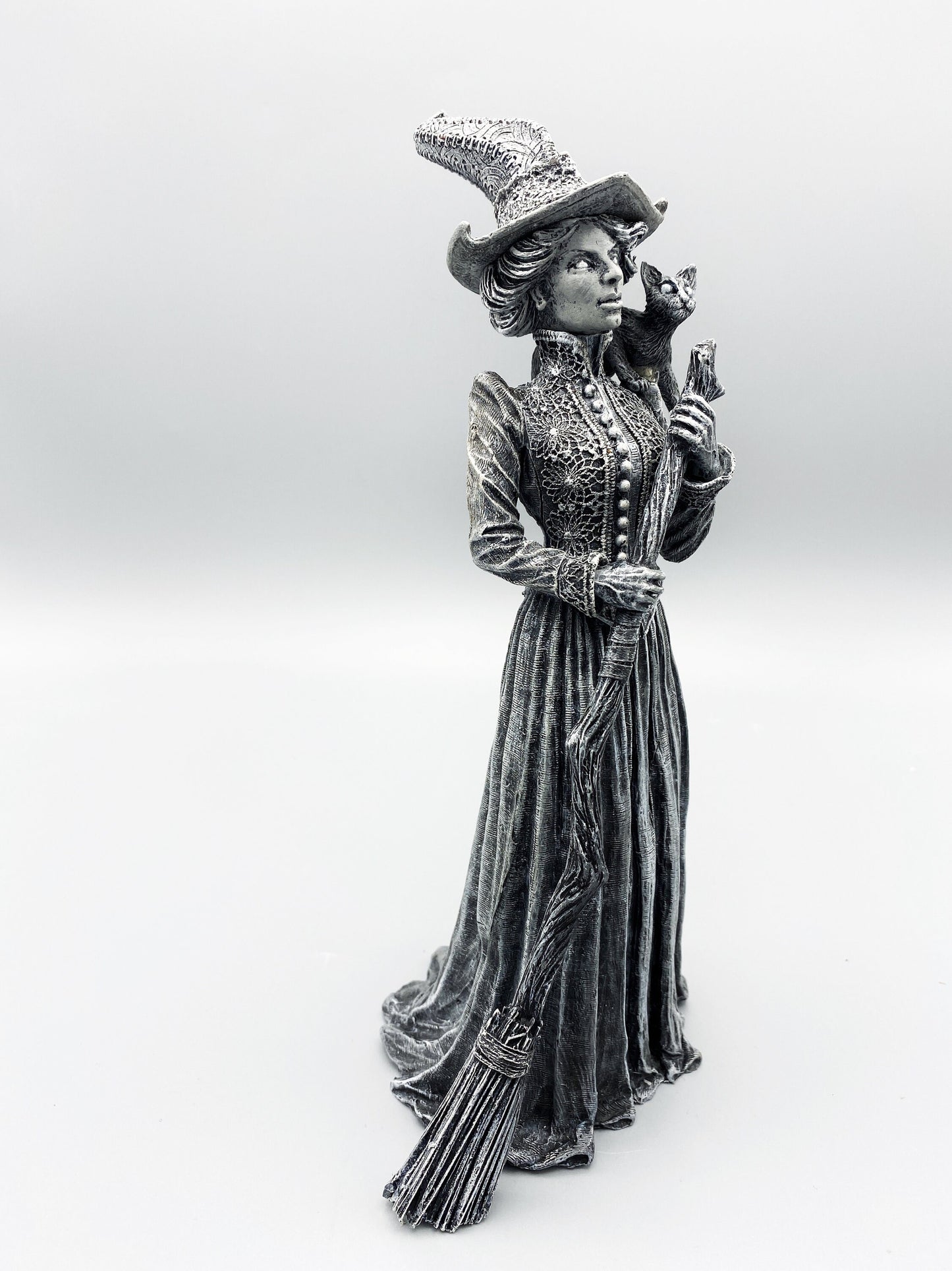 Victorian Witch Statue, Hand Painted Resin Sculpture | Gothic Victorian Folklore Figurine | Pagan Witch with Familiars Spooky Home Decor