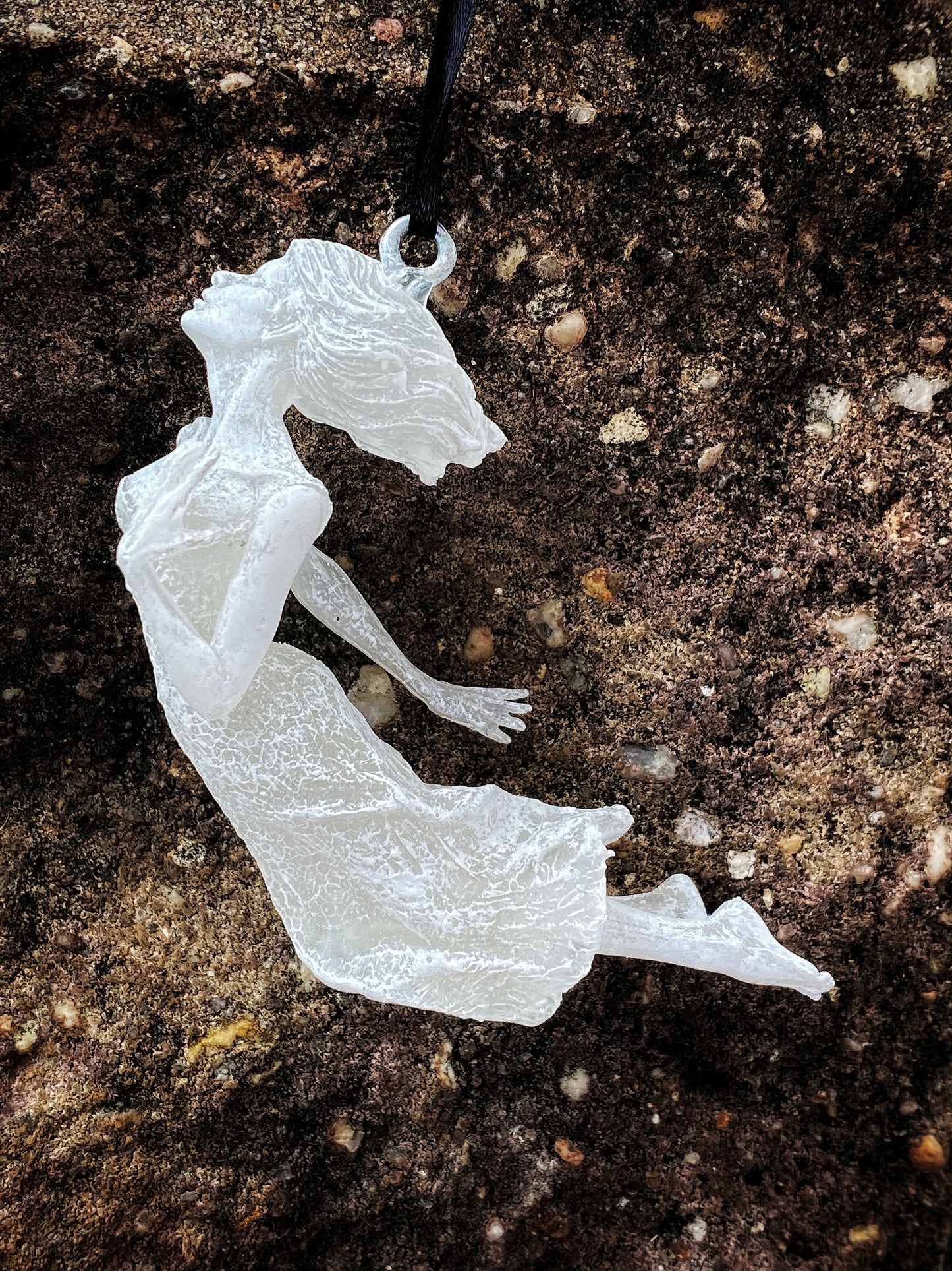 Victorian Ghost Ornament, Hand Painted Resin Sculpture| Gothic Horror Haunting Art| Dark Folklore Art Ornament for Spooky Home Decor