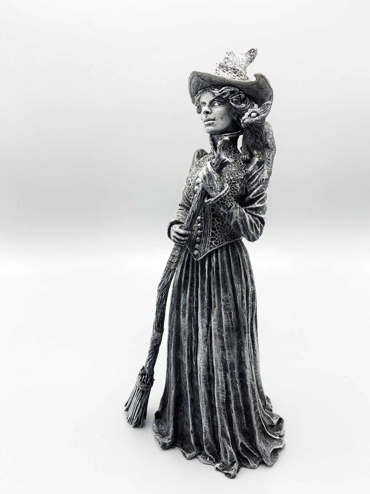 Victorian Witch Statue, Hand Painted Resin Sculpture | Gothic Victorian Folklore Figurine | Pagan Witch with Familiars Spooky Home Decor
