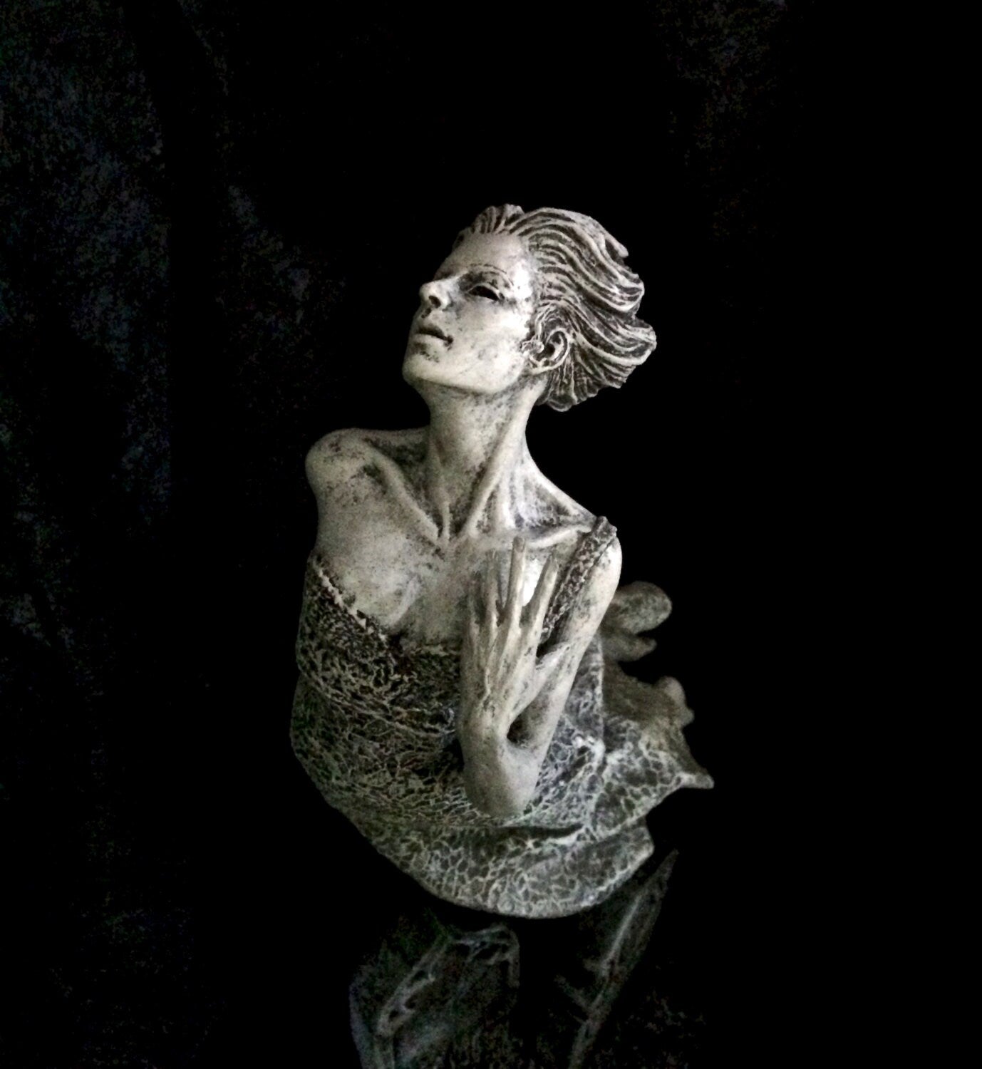 Victorian Ghost Statue, Hand Painted Resin Sculpture, Glow in the Dark | Gothic Horror Haunting Art| Dark Folklore Art for Spooky Home Decor