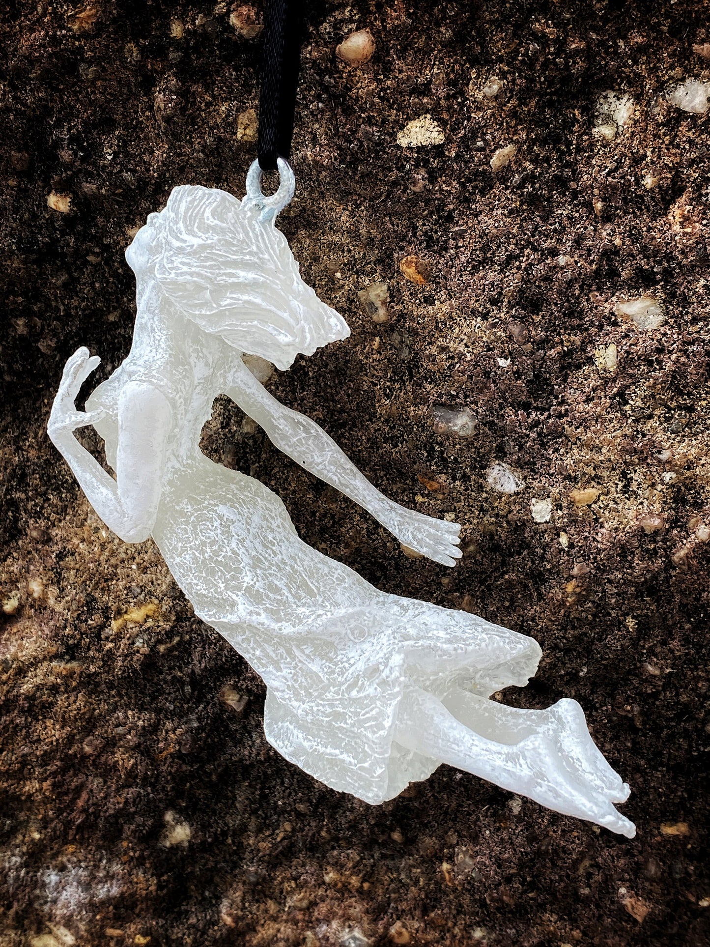 Victorian Ghost Ornament, Hand Painted Resin Sculpture| Gothic Horror Haunting Art| Dark Folklore Art Ornament for Spooky Home Decor