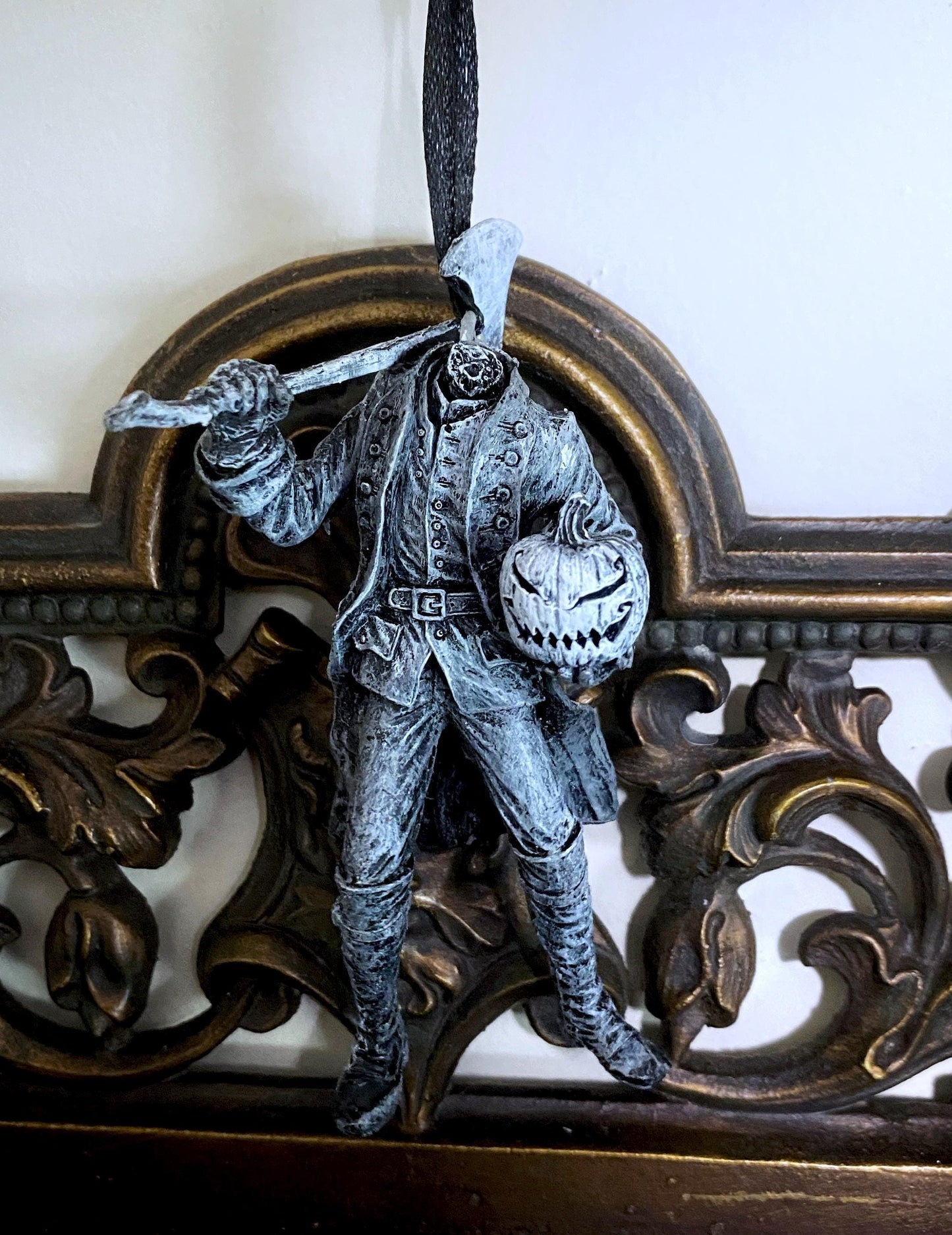 Headless Horseman Ornament, Hand Painted Resin Sculpture | Gothic Legend of Sleepy Hollow Figurine | Dark Art for Spooky Holiday Decor