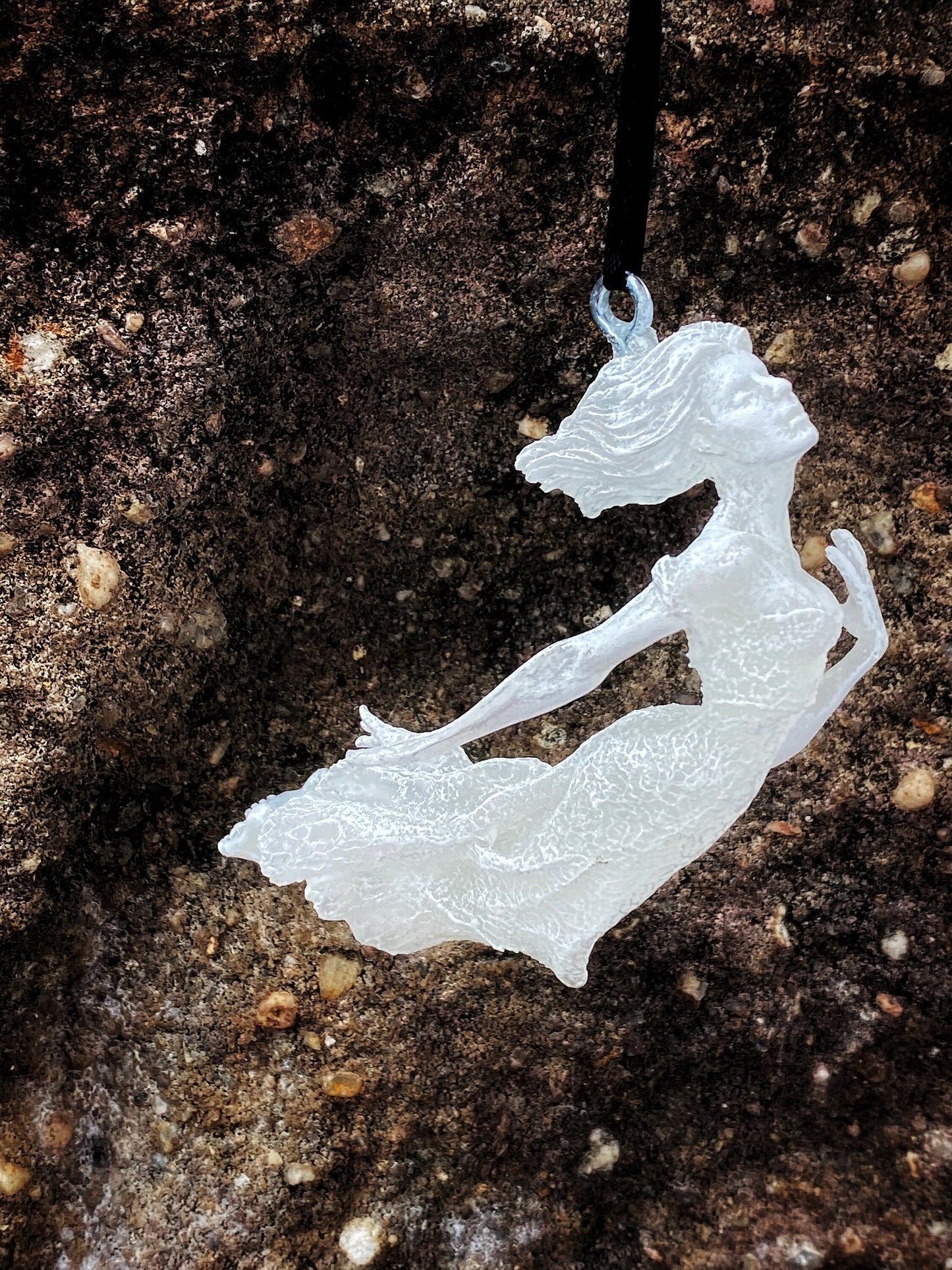 Victorian Ghost Ornament, Hand Painted Resin Sculpture| Gothic Horror Haunting Art| Dark Folklore Art Ornament for Spooky Home Decor