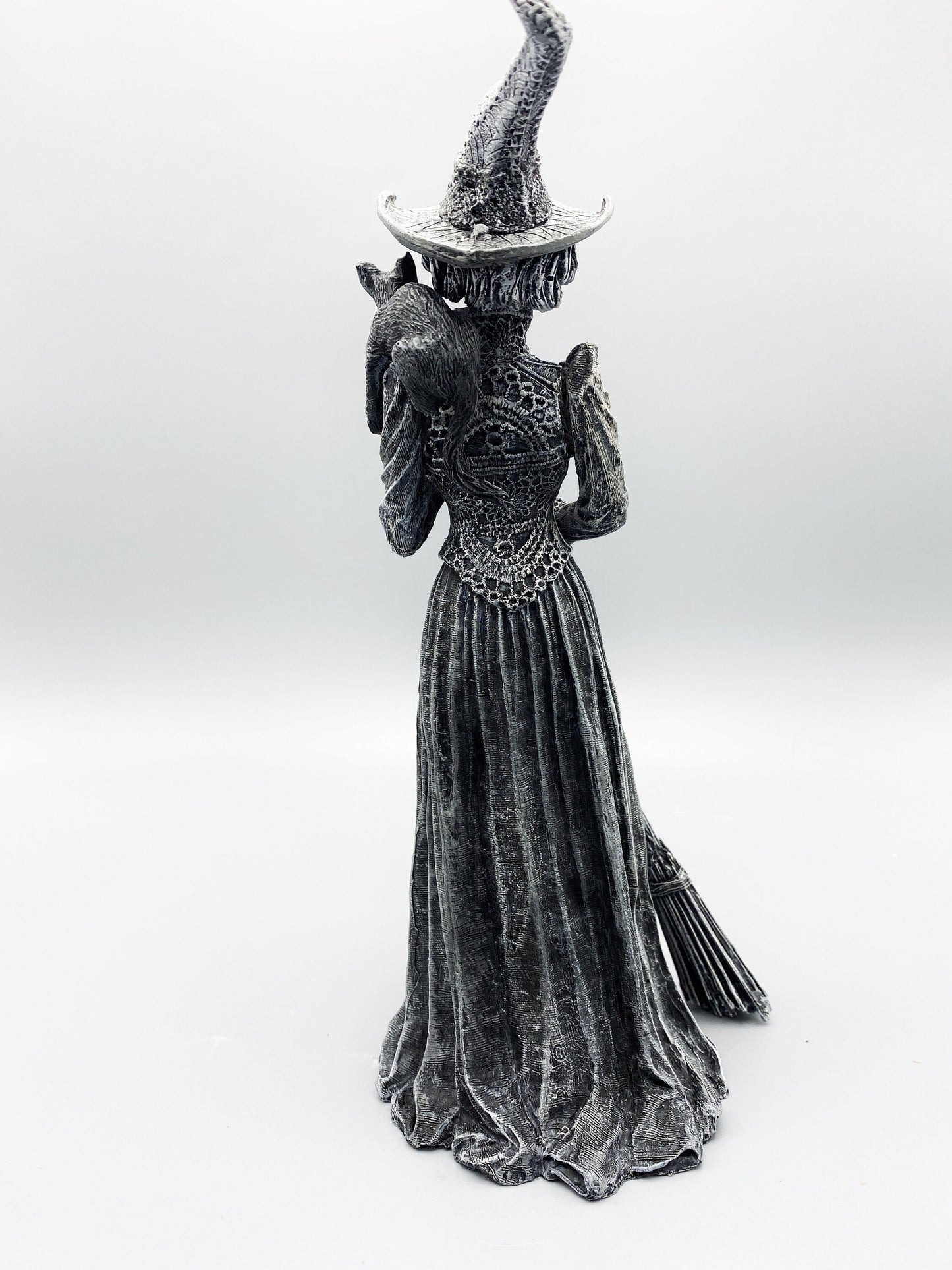 Victorian Witch Statue, Hand Painted Resin Sculpture | Gothic Victorian Folklore Figurine | Pagan Witch with Familiars Spooky Home Decor