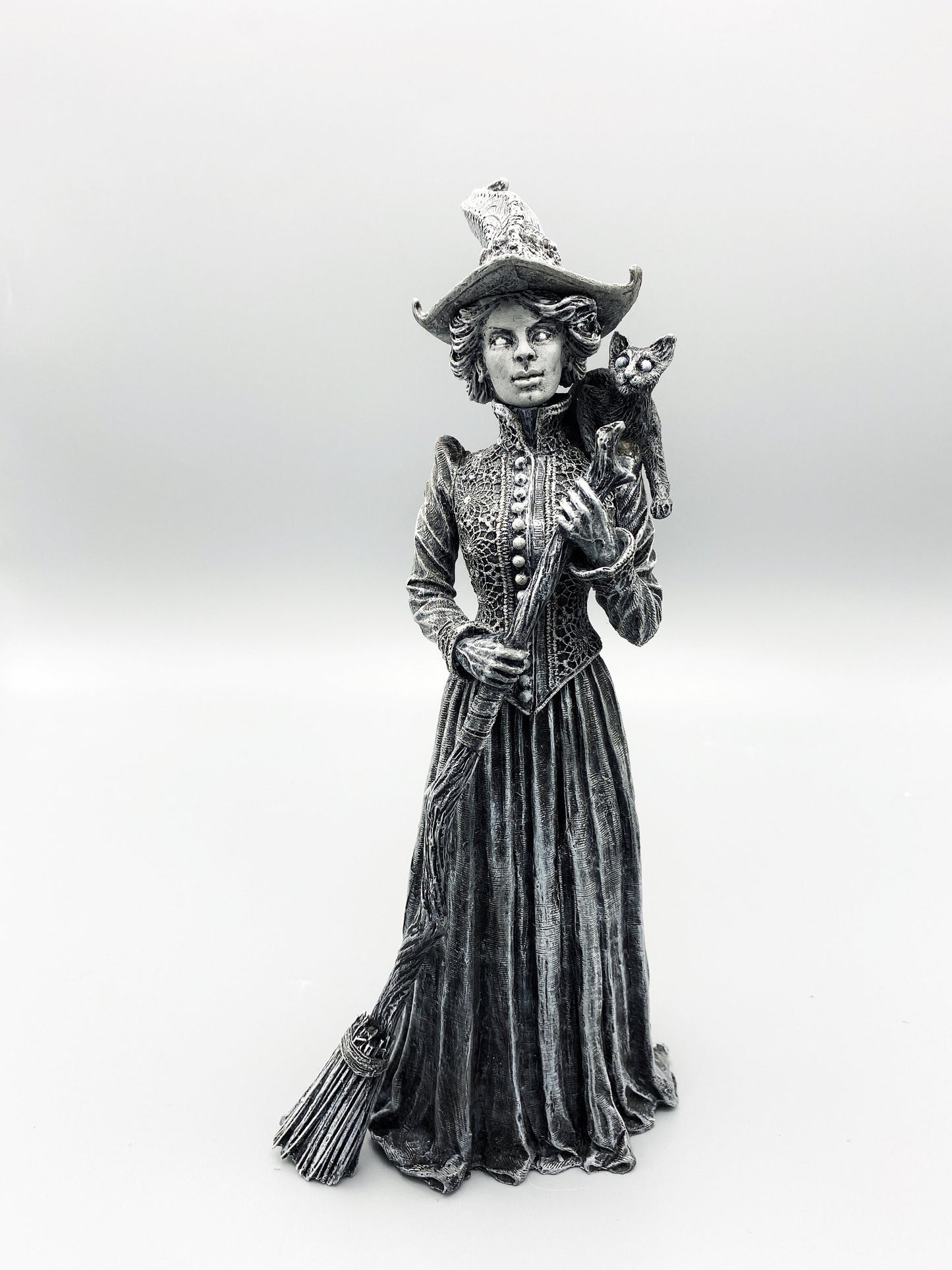 Victorian Witch Statue, Hand Painted Resin Sculpture | Gothic Victorian Folklore Figurine | Pagan Witch with Familiars Spooky Home Decor