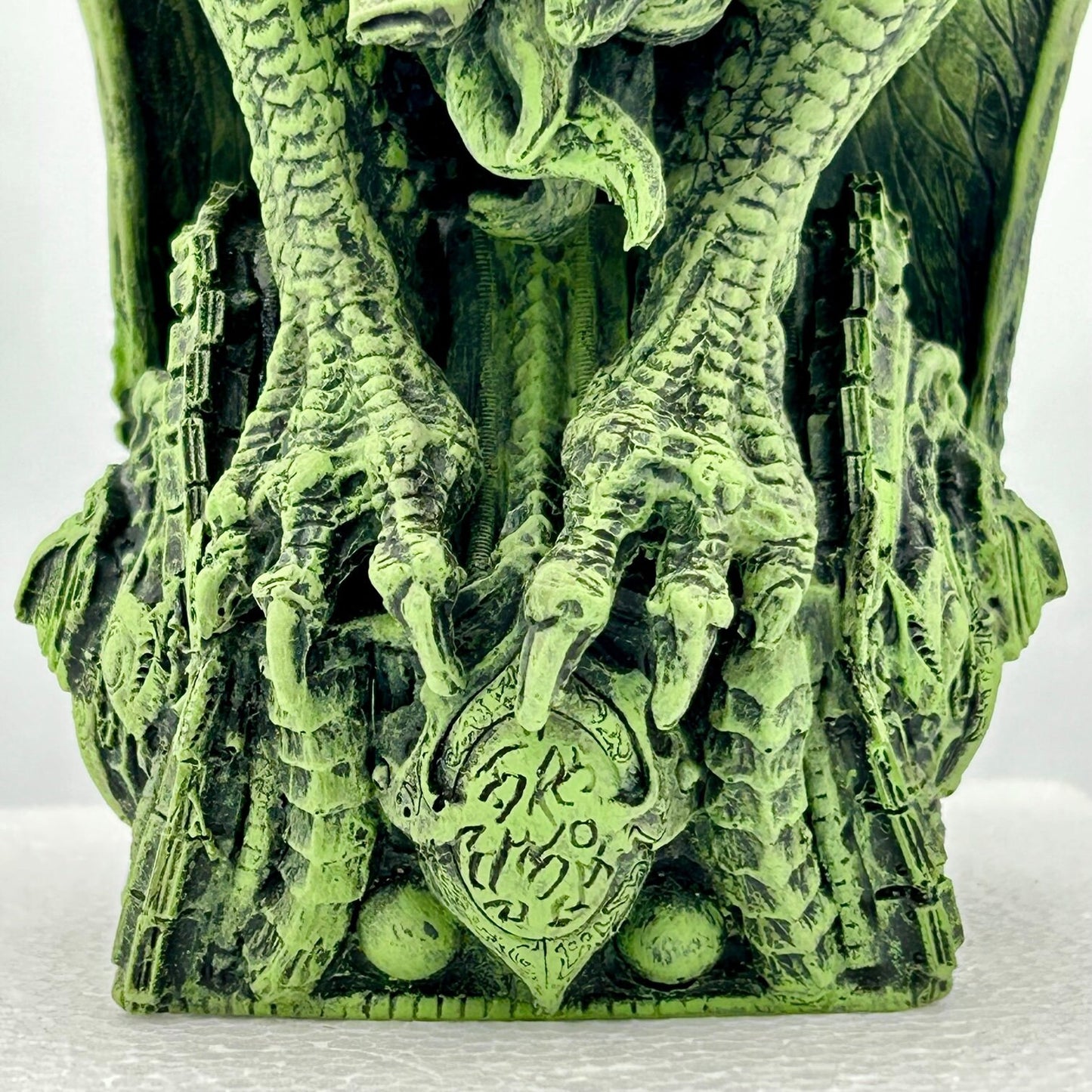 Cthulhu Enthroned Statue, Hand Painted Resin Sculpture | Cthulhu Mythos Monster Figurine | Lovecraftian Horror Decor and Gamer Gift