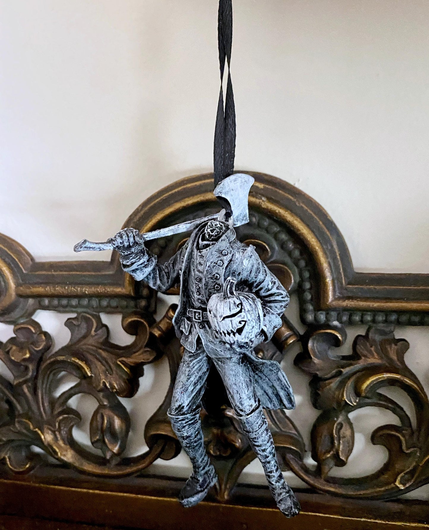 Headless Horseman Ornament, Hand Painted Resin Sculpture | Gothic Legend of Sleepy Hollow Figurine | Dark Art for Spooky Holiday Decor