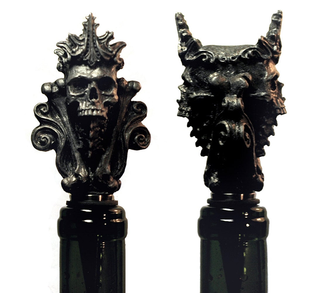 Crowned Skull Winestopper, Hand Painted Resin | Gothic Skull Barware |Spooky Skull Art Bottle Stopper, |Fantasy Gothic Wine and Barware Gift