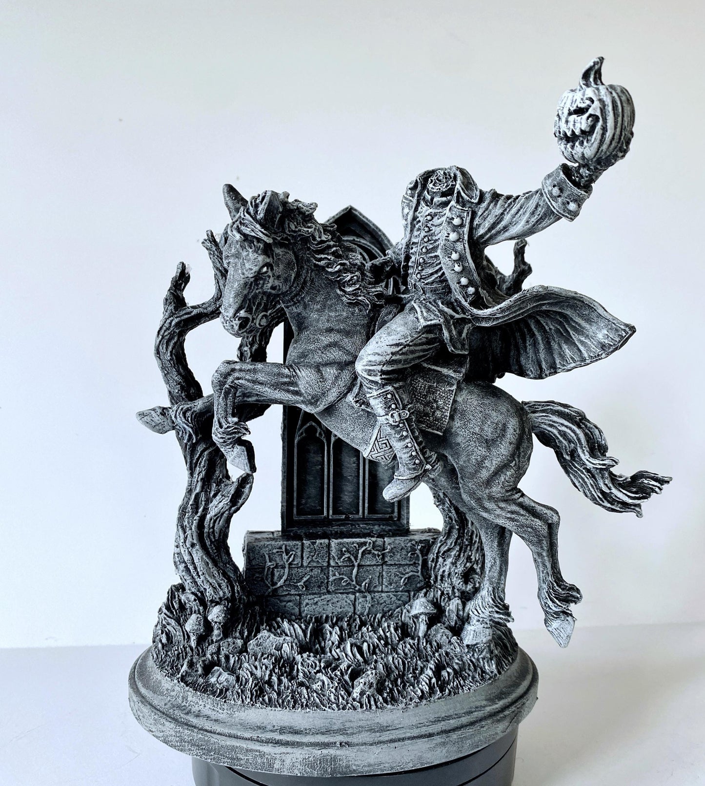 Headless Horseman Riding Statue, Hand Painted Resin Sculpture | Gothic Legend of Sleepy Hollow Figurine | Dark Folklore Art for Spooky Decor