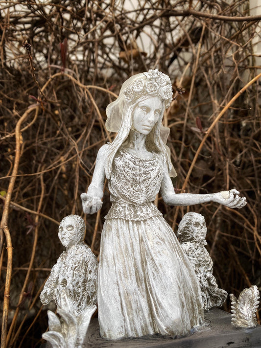 La Llorona, The Weeping Woman Statue, Hand Painted Resin Sculpture | Latin American Folklore Ghost Figurine | Dark Art for Spooky Home Decor