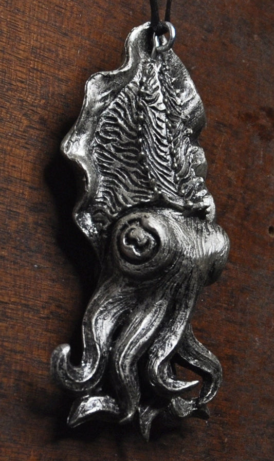 Cuttlefish Ornament, Hand Painted Resin Sculpture | Nautical Sea Creature Figurine |Ocean-Themed Cuttlefish Squid Ornament for Holiday Decor