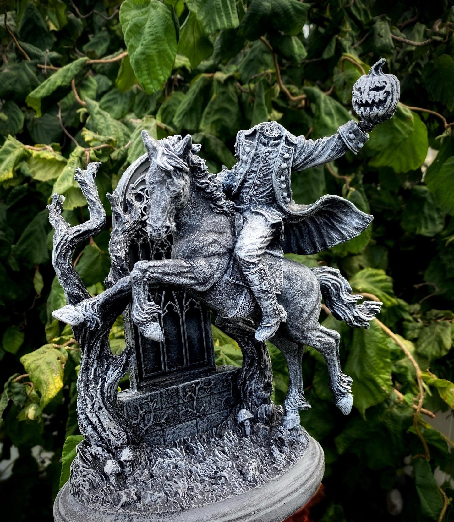 Headless Horseman Riding Statue, Hand Painted Resin Sculpture | Gothic Legend of Sleepy Hollow Figurine | Dark Folklore Art for Spooky Decor